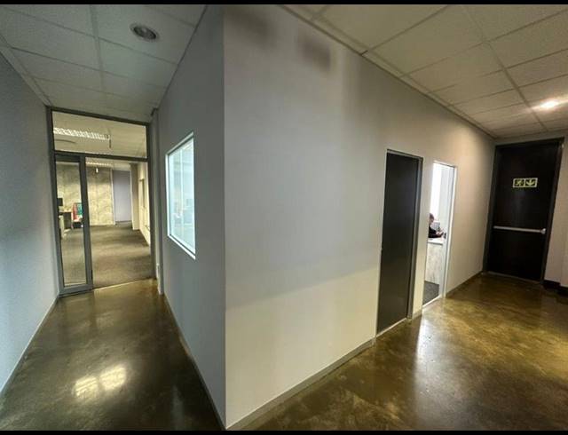 BUSINESS PROPERTY TO RENT IN CONSTANTIA KLOOF